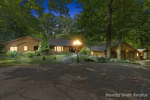 9141 Shady Rdg, Sparta, MI 49345