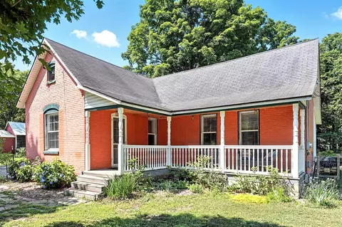 121 Adams, Allegan, MI 49010