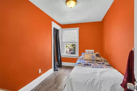 Bedroom - 909 Hallett, Jackson, MI 49202 photo 1 of 7