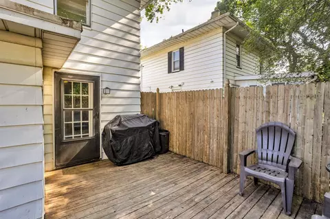 Exterior - 909 Hallett, Jackson, MI 49202 photo 6 of 7