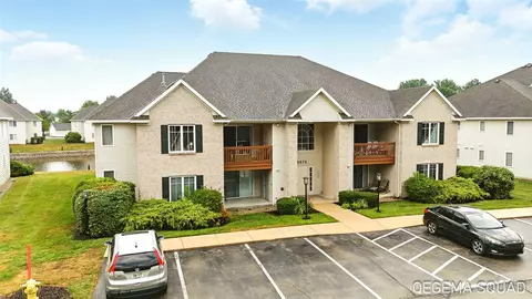 3074 W Crystal Waters #5, Holland, MI 49424