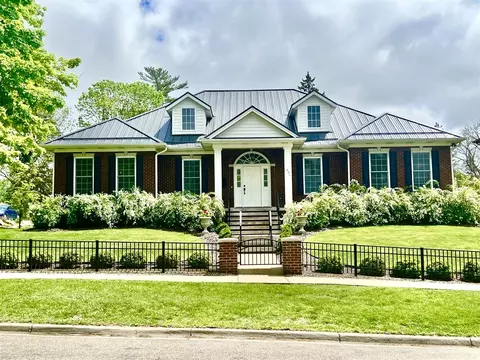 221 N Manning, Hillsdale, MI 49242