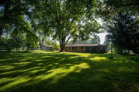 Exterior - 811 Thomas, Plainwell, MI 49080 photo 6 of 9