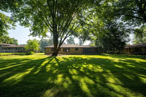 Exterior - 811 Thomas, Plainwell, MI 49080 photo 7 of 9