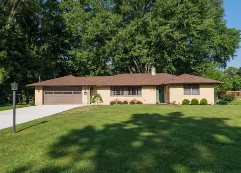 Exterior - 811 Thomas, Plainwell, MI 49080 photo 2 of 9