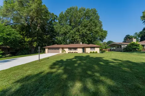 Exterior - 811 Thomas, Plainwell, MI 49080 photo 3 of 9
