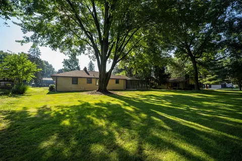 Exterior - 811 Thomas, Plainwell, MI 49080 photo 8 of 9