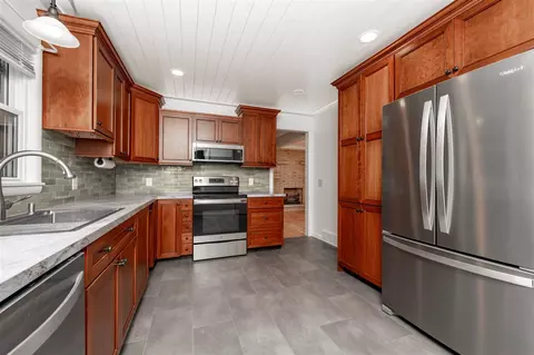Kitchen - 811 Thomas, Plainwell, MI 49080 photo 2 of 4