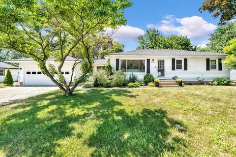 3925 Grape, Grand Rapids, MI 49525