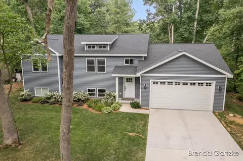 8571 Cochise, Howard City, MI 49329