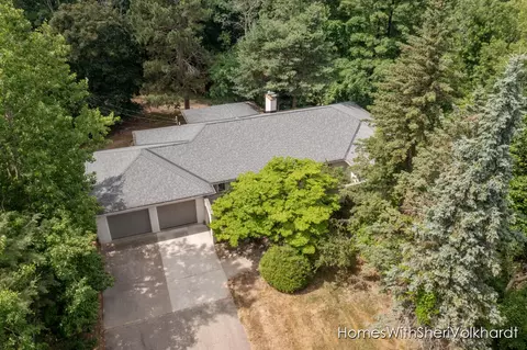 303 4 Mile, Comstock Park, MI 49321