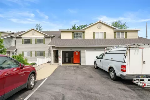 4164 W Ctr #203, Portage, MI 49024