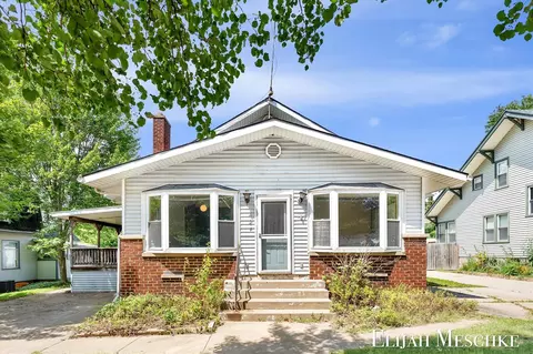 427 E Main, Fennville, MI 49408
