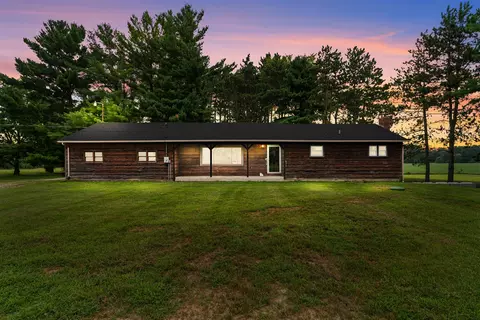 5560 Dewey, Hillsdale, MI 49242
