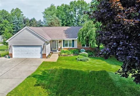 571 S Newman, Lake Orion, MI 48362