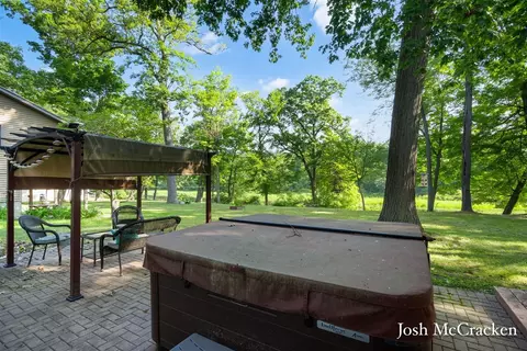 934 Park, Belding, MI 48809 photo 36