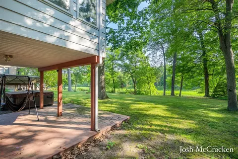 934 Park, Belding, MI 48809 photo 37