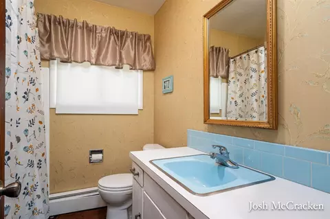 934 Park, Belding, MI 48809 photo 22