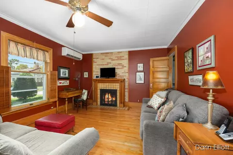Living - 223 S Pearl, Belding, MI 48809 photo 2 of 3