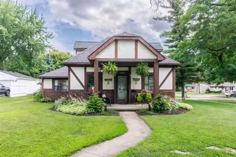 357 Riddle, Howell, MI 48843