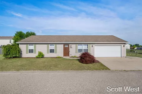 11664 Bear Mdws, Alto, MI 49302