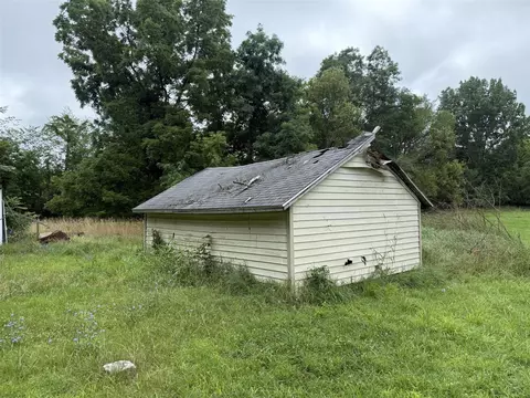 862 E Grn, Marshall, MI 49068 photo 3