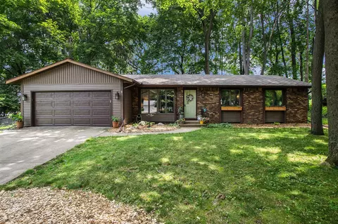 910 Wooded, Marshall, MI 49068