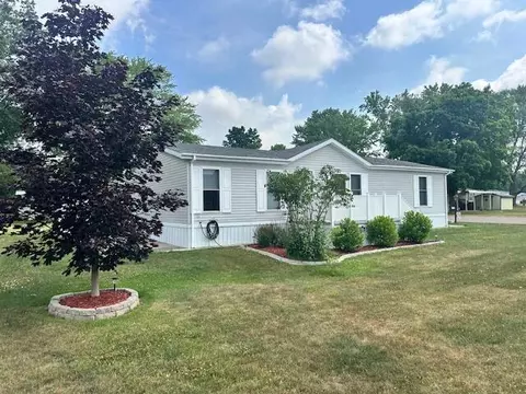 5 Cottonwood, Cedar Springs, MI 49319