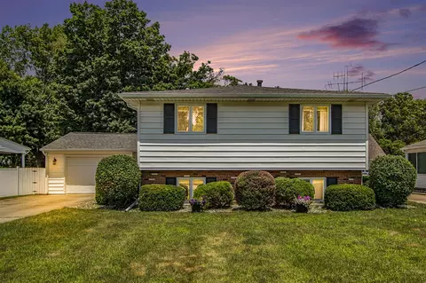 1017 Parchmount, Kalamazoo, MI 49004