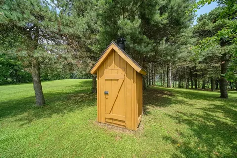 8470 Moscow, Jerome, MI 49249 photo 57