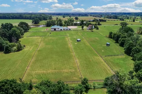 2699 Cedar Lk, Howell, MI 48843