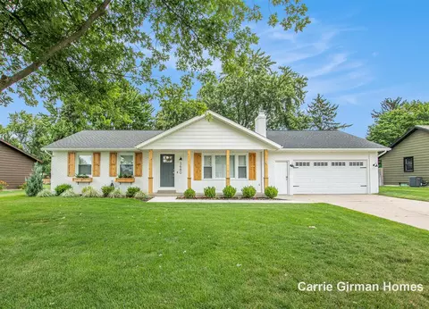 2680 Gay Paree Dr, Zeeland, MI 49464
