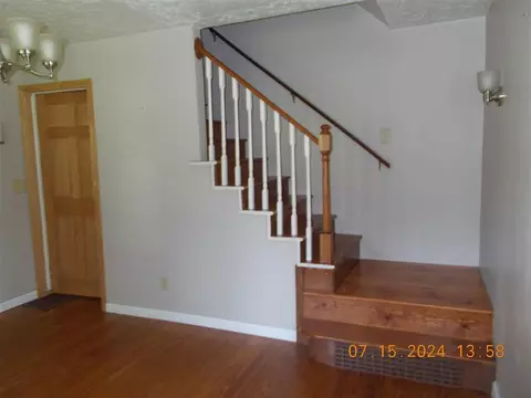Living - 8350 Willow, Milan, MI 48160 photo 4 of 5