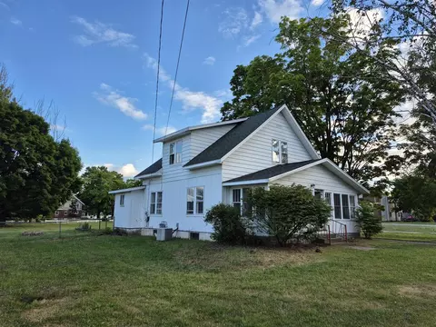 1080 E Swain, White Cloud, MI 49349 photo 4
