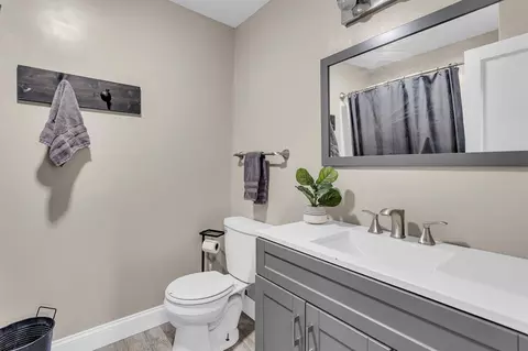 Bath - 1100 E North, Jackson, MI 49202 photo 1 of 2