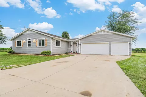 168 14th, Plainwell, MI 49080