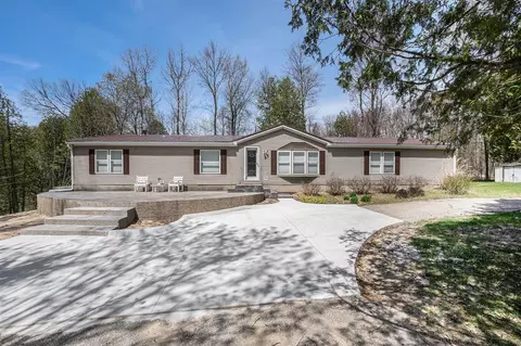 1499 N Apple, White Cloud, MI 49349 photo 31