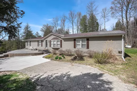 1499 N Apple, White Cloud, MI 49349 photo 4