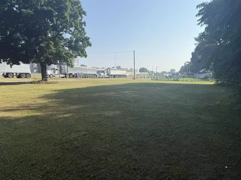 E Beers, Decatur, MI 49045