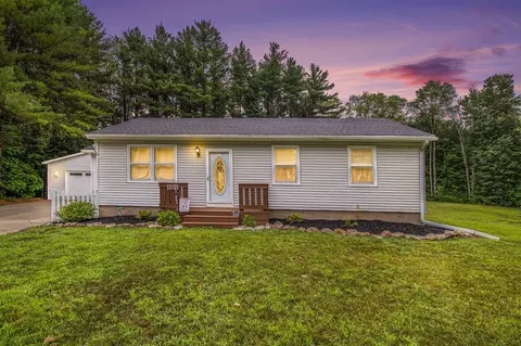 697 Edgecreek, Wayland, MI 49348