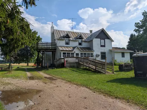 320 E Long Lk, Orleans, MI 48865
