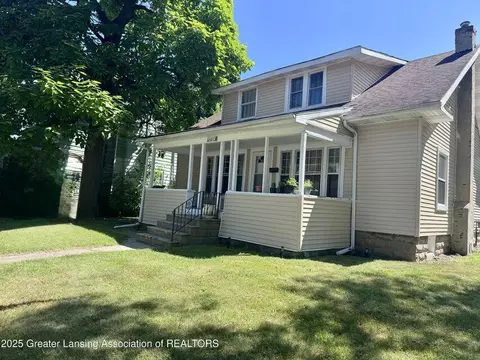 1413 Carl Breeding, Jackson, MI 49203