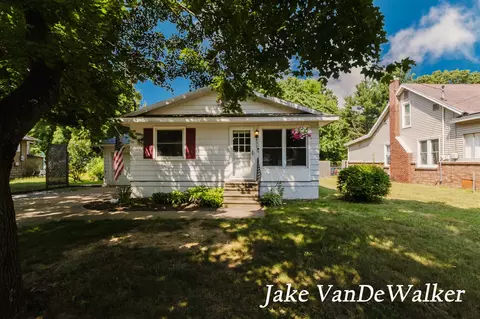 432 S Main, Lawton, MI 49065