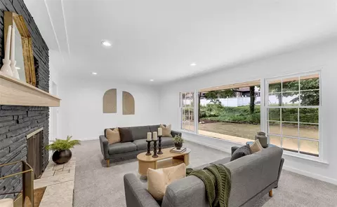 Living - 20 Baltimore, Grand Rapids, MI 49503 photo 4 of 5