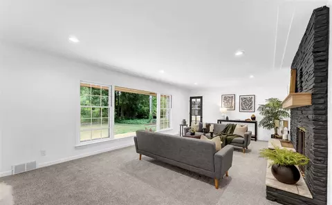 Living - 20 Baltimore, Grand Rapids, MI 49503 photo 1 of 5