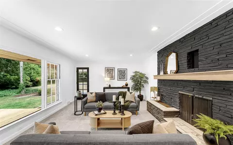 Living - 20 Baltimore, Grand Rapids, MI 49503 photo 2 of 5