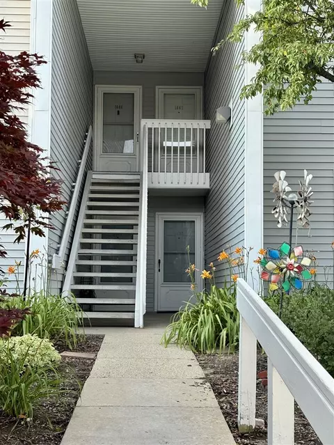 1642 Weatherstone, Ann Arbor, MI 48108