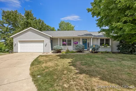 3133 N N Blf, Hudsonville, MI 49426