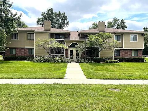 3001 Fernwood #202, Ann Arbor, MI 48108