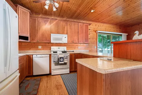 Kitchen - 61708 Lakeview, Cassopolis, MI 49031 photo 1 of 1